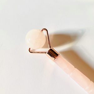Origins Rose Quartz Facial Roller